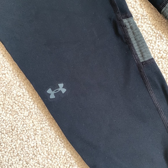 Under Armour Black Athletic Leggings - Picture 3 of 6